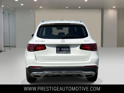 Used 2022 Mercedes-Benz GLC 300 4MATIC w/ Premium Package Lite image 4
