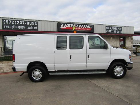 Used 2014 Ford E-250 and Econoline 250 w/ Power Group image 5