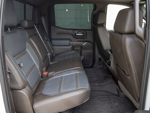 Used 2019 GMC Sierra 1500 Denali w/ Denali Ultimate Package AWD/4WD image 22