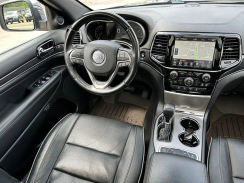 Used 2020 Jeep Grand Cherokee Overland AWD/4WD image 12