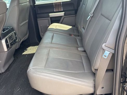 Used 2018 Ford F150 Lariat w/ Equipment Group 502A Luxury AWD/4WD image 15