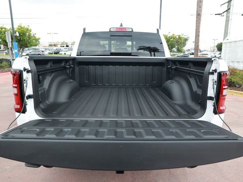 New 2026 RAM 1500 4x4 Crew Cab image 32
