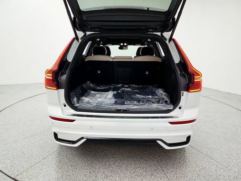 New 2026 Volvo XC60 B5 Plus w/ Protection Package Premier AWD/4WD image 19