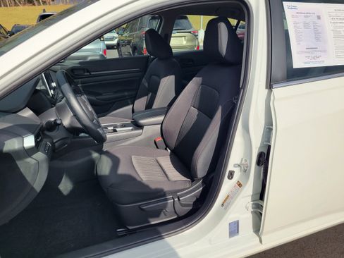 Used 2025 Nissan Altima 2.5 S image 26