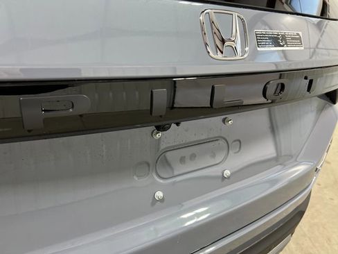 New 2025 Honda Pilot Touring image 5