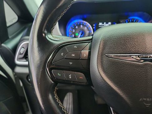 Used 2018 Chrysler Pacifica Touring Plus w/ S Appearance Package FWD image 19