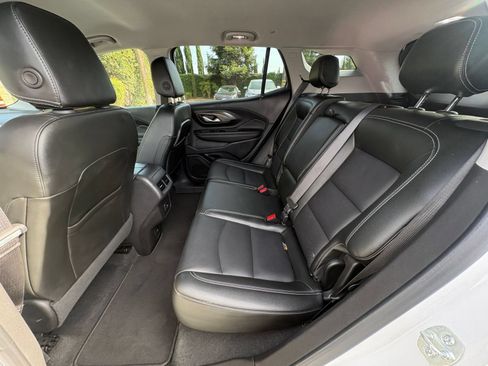 Used 2024 GMC Terrain SLT AWD/4WD image 29