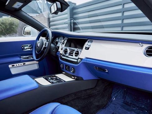 Used 2019 Rolls-Royce Ghost image 48