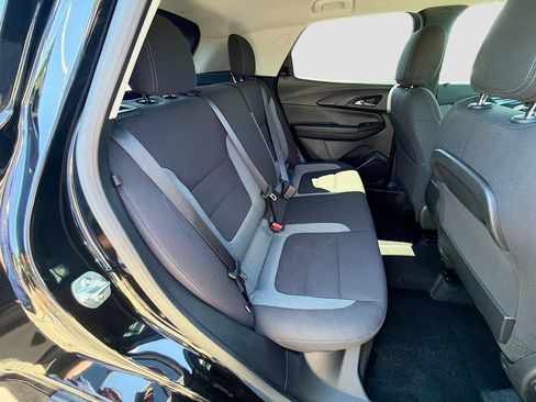 Used 2025 Chevrolet TrailBlazer LT AWD/4WD image 26