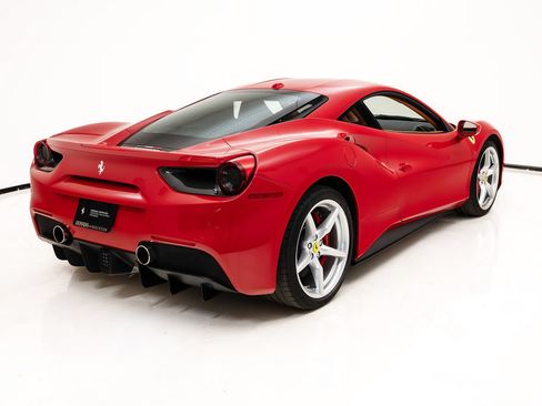 Certified 2017 Ferrari 488 GTB RWD image 7