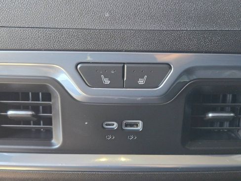 Used 2024 GMC Sierra 2500 SLT w/ SLT Premium Package AWD/4WD image 22