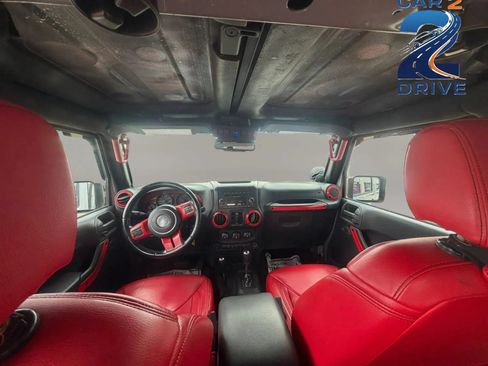 Used 2014 Jeep Wrangler Unlimited Sahara AWD/4WD image 21