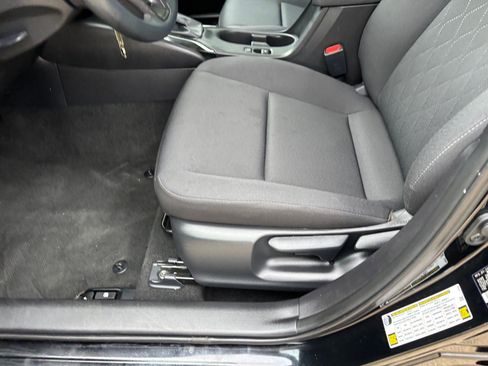 Used 2025 Toyota Corolla LE image 24