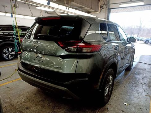 Used 2023 Nissan Rogue S image 5