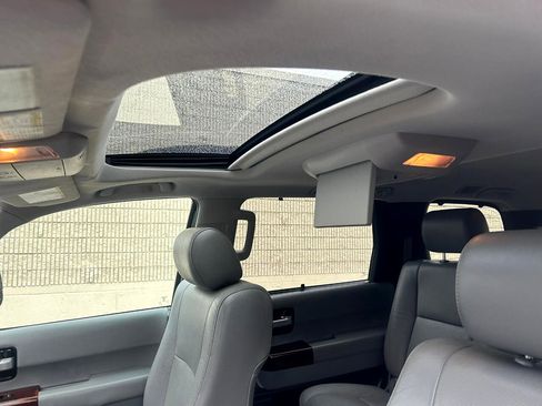 Used 2014 Toyota Sequoia Platinum image 11