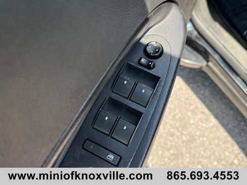 Used 2010 Chevrolet HHR LS FWD image 13