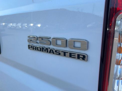 Used 2023 RAM ProMaster 2500 FWD image 11