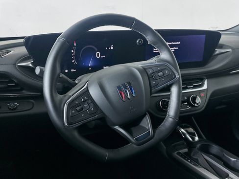 Used 2024 Buick Envista Preferred w/ Convenience I Package image 18