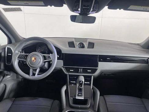 Certified 2023 Porsche Cayenne AWD/4WD image 24