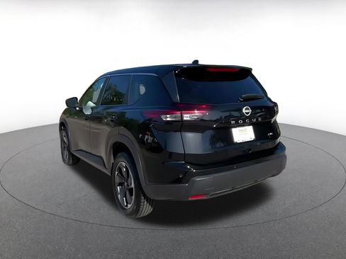 Used 2025 Nissan Rogue SV image 11