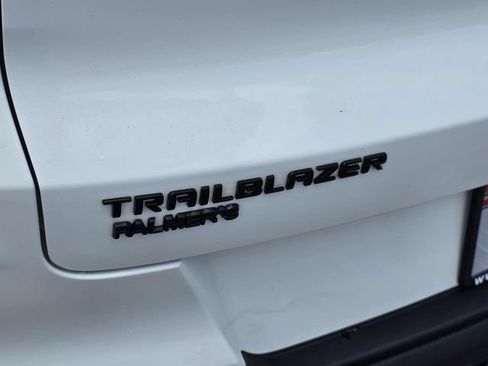 Used 2023 Chevrolet TrailBlazer RS w/ Sun and Liftgate Package FWD image 15