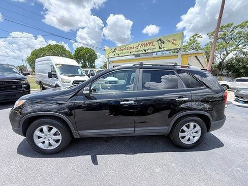 Used 2012 Kia Sorento LX w/ Convenience Pkg FWD image 3