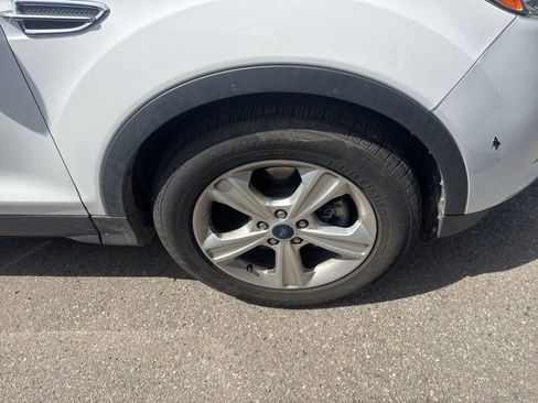 Used 2015 Ford Escape SE image 3