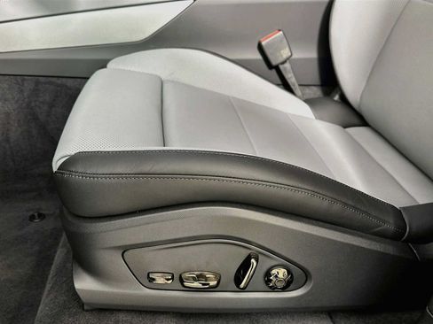 New 2026 Porsche Cayenne Electric AWD/4WD image 12