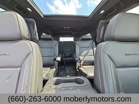 Used 2022 GMC Yukon XL Denali w/ Denali Ultimate Package AWD/4WD image 75