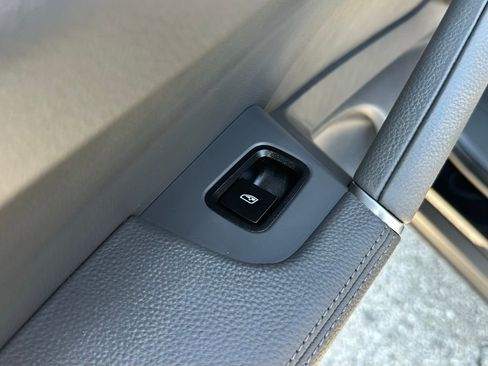 Used 2022 Porsche Cayenne E-Hybrid Coupe image 26