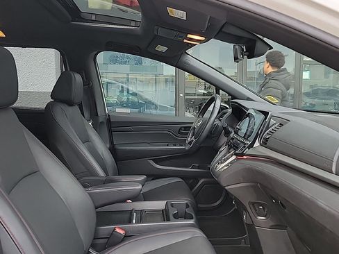 Used 2023 Honda Odyssey Sport image 19