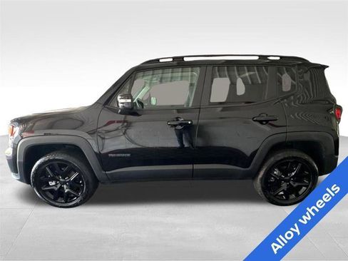 Used 2023 Jeep Renegade Altitude w/ Sun/Sound Group AWD/4WD image 8
