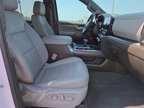 Used 2023 GMC Sierra 1500 SLT image 15