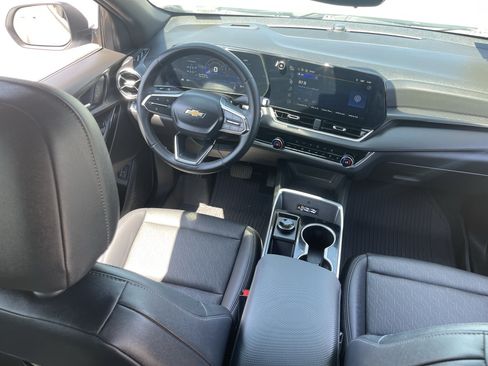 Used 2026 Chevrolet Equinox LT w/ Convenience Package II FWD image 13