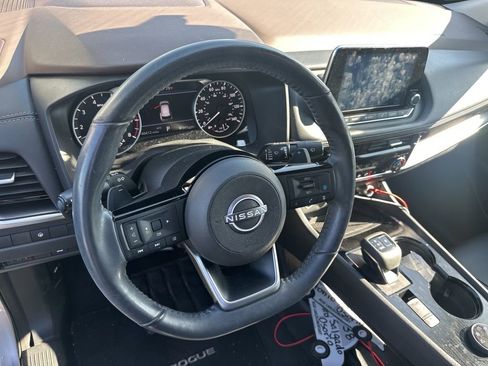 Certified 2022 Nissan Rogue SV w/ SV Premium Package image 6