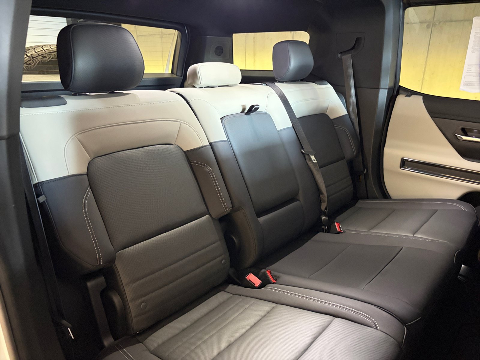 Used 2026 GMC Hummer EV SUV w/ LPO, Sport Package AWD/4WD image 27