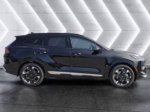 New 2026 Kia Sportage SX FWD image 3