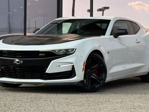 Used 2019 Chevrolet Camaro SS RWD image 2