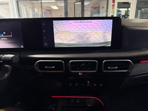 Used 2026 Nissan Sentra SR w/ Floor Mat Package FWD image 16