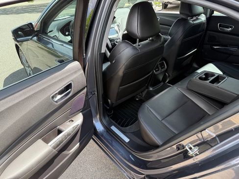 Used 2018 Acura TLX w/ Technology Package FWD image 13