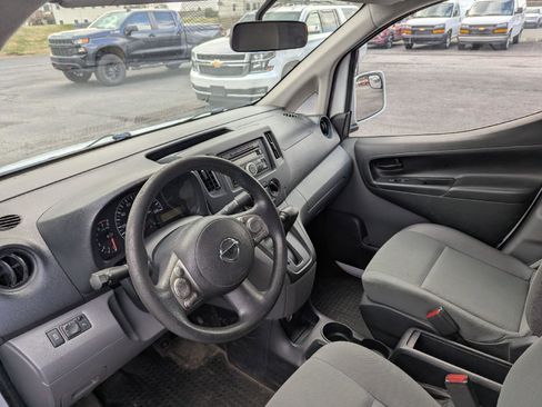 Used 2017 Nissan NV200 SV w/ Back Door Glass Package image 13