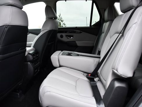 New 2025 Honda Pilot Touring image 19