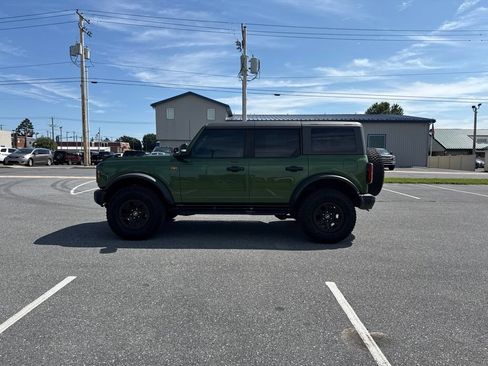 Used 2022 Ford Bronco Badlands w/ Sasquatch Package AWD/4WD image 2