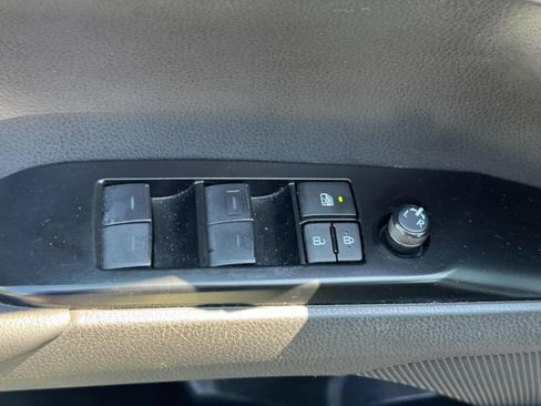 Used 2025 Toyota Camry SE FWD image 22