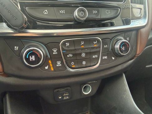 Used 2021 Chevrolet Traverse High Country image 11