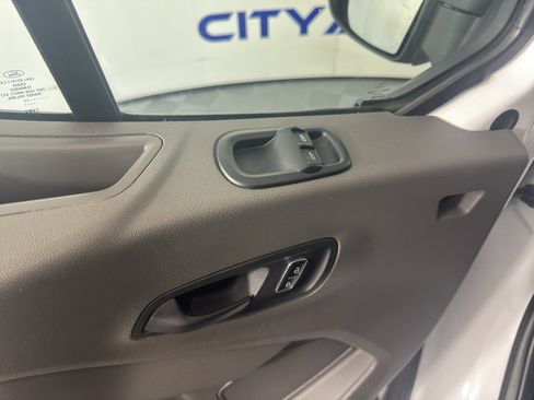 Used 2023 Ford Transit 250 Low Roof AWD image 13