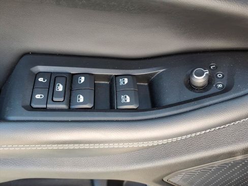 Used 2023 Jeep Grand Cherokee L Laredo AWD/4WD image 25