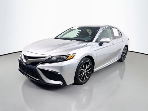 Certified 2023 Toyota Camry SE FWD image 3