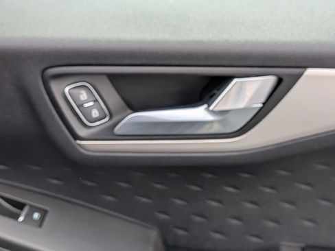 Used 2020 Ford Escape SEL FWD image 33