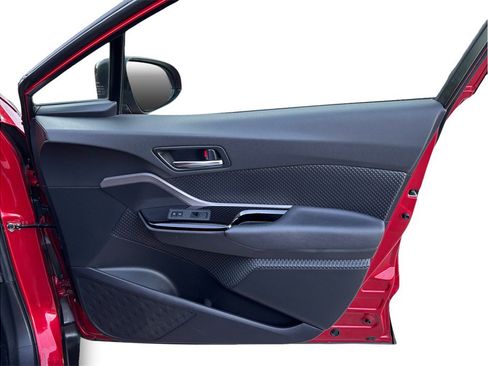 Used 2022 Toyota C-HR Nightshade image 33